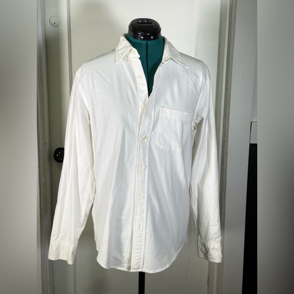 Abercrombie & Fitch Classic White Men's Button-Up Shirt
